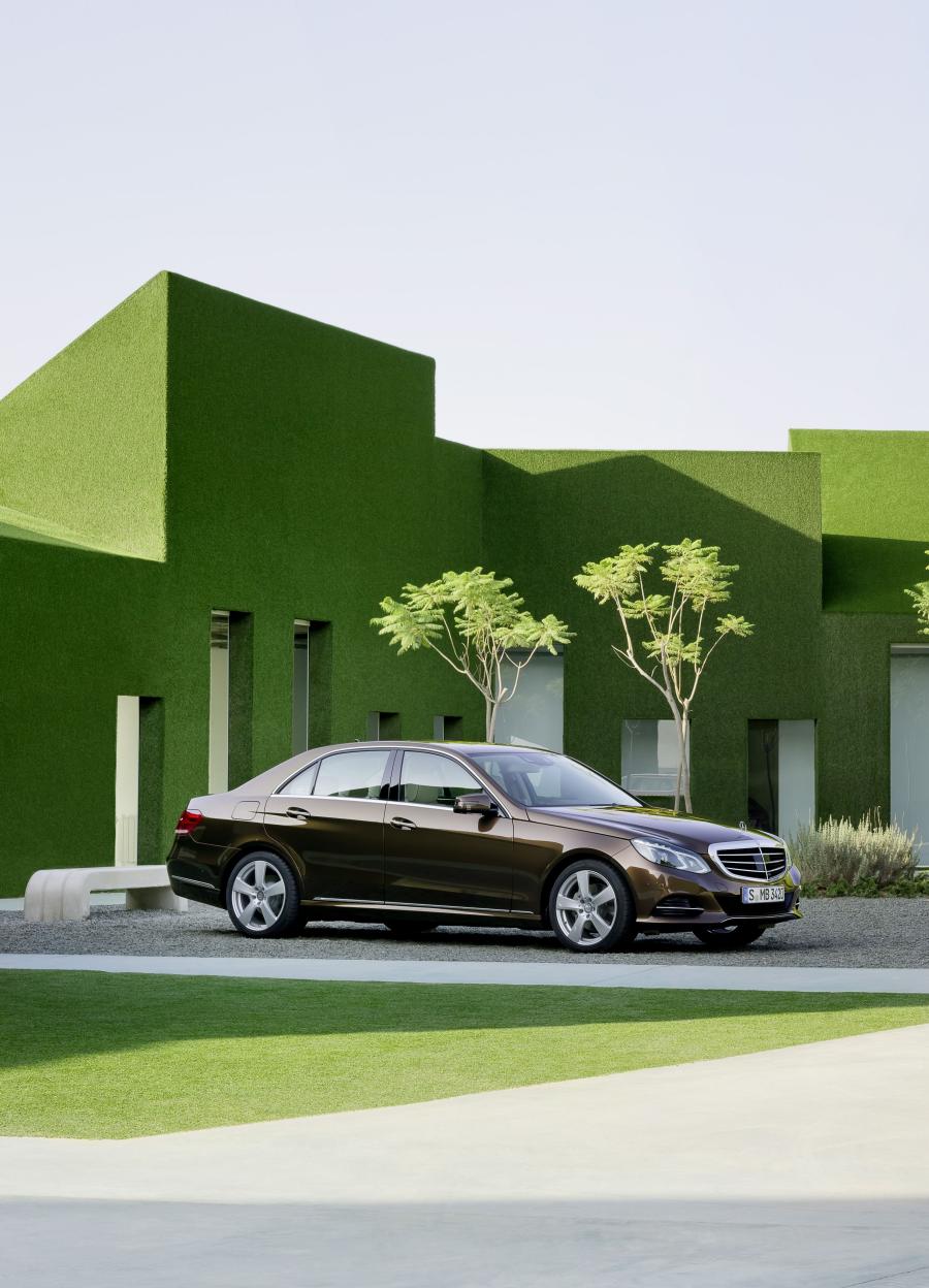  Mercedes-Benz E300 BlueTEC Hybrid 2013 года  (фото 19 из 30)